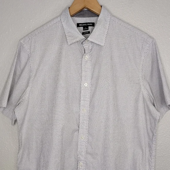 Michael Kors Men's Micro Polkadot Classic Fit Short Sleeve Button Down Shirt - Picture 3 of 13